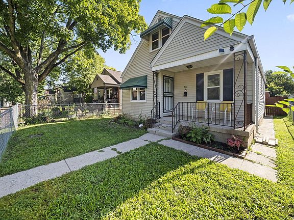 4th image of 948 Seymour Ave