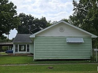 150 McKinley Ave, Tamms, IL 62988