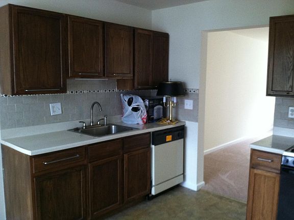 5th image of 285 Heritage Ln
