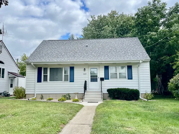 1614 16th Ave, Sterling, IL 61081
