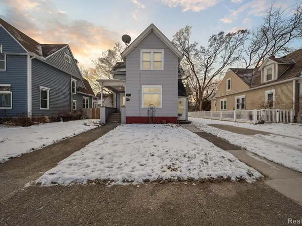 121 Lincoln St, Mount Clemens, MI 48043