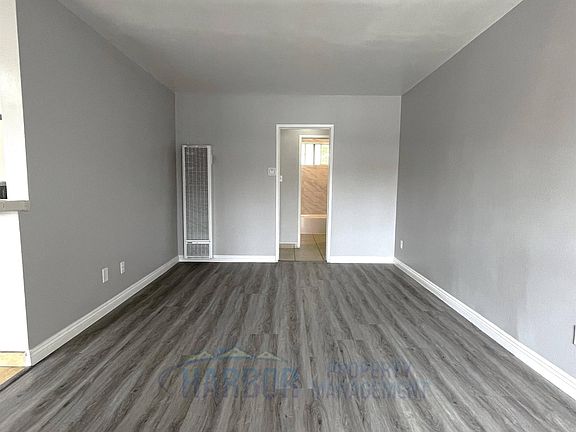 4th image of 3189 Euclid Ave #28