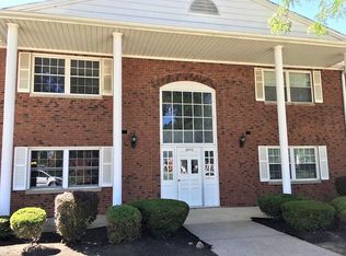 2842 Pease Dr APT 206S, Rocky River, OH 44116