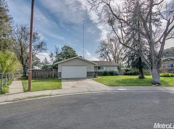 3rd image of 4602 Mark Twain Pl