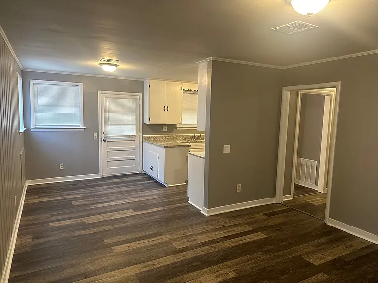 1154 Lakewood Dr — Photo 10