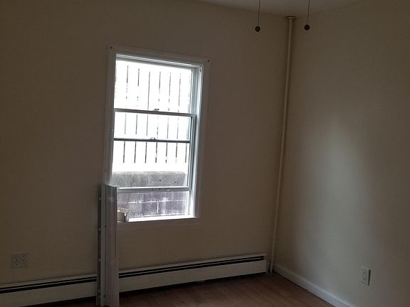 4th image of 2959 Schley Ave