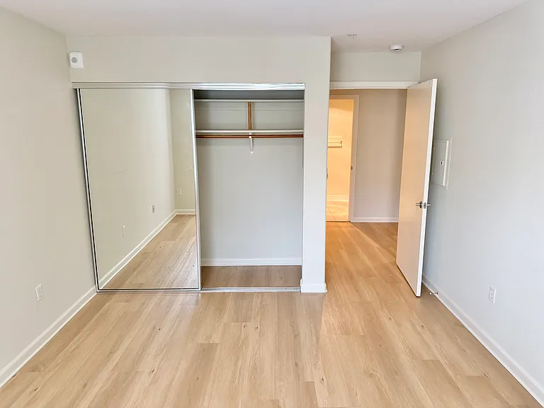 405 12th Ave #201 — Photo 21