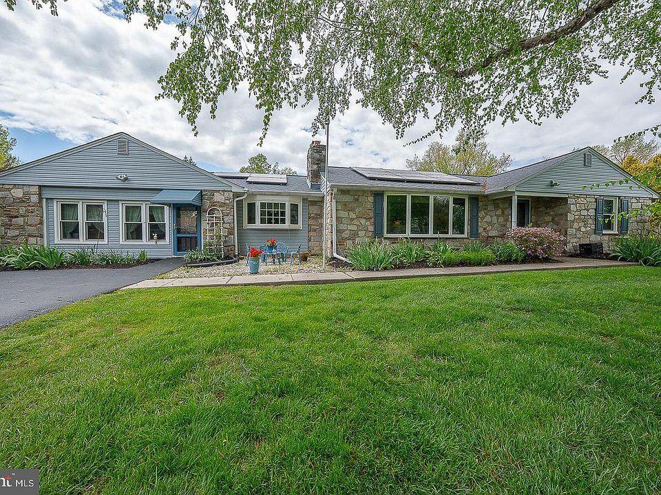 1st image of 9 Buckwalter Rd