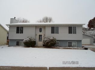 817 41st Ave NW, Rochester, MN 55901