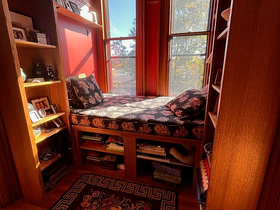 3rd image of 28 Seaverns Ave