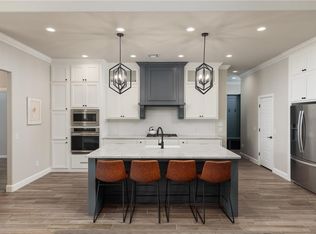 12104 SW 51st St, Mustang, OK 73064