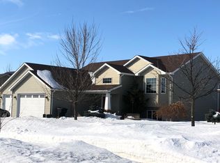 5800 W Prairiewood Dr, Grand Forks, ND 58201