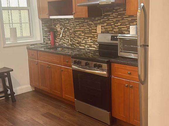 4th image of 1605 Parrish St Floor 1
