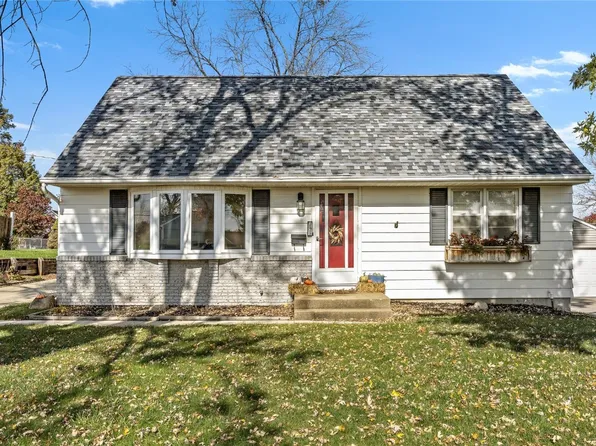 1620 48th St NE, Cedar Rapids, IA 52402