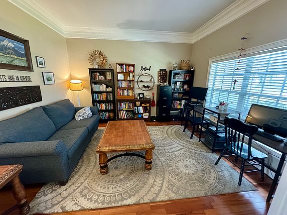 3rd image of 5054 Hanover Ln