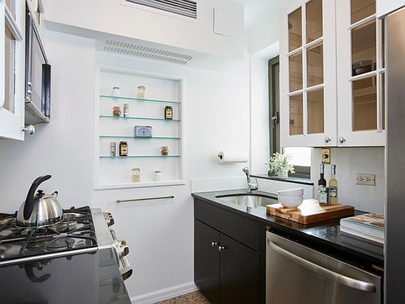 3rd image of 160 E 65th St APT 28F