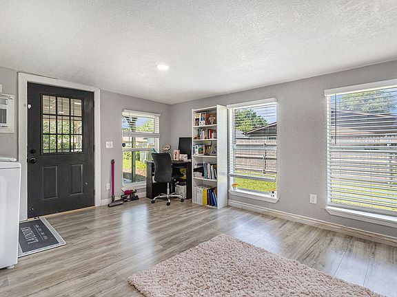 5th image of 6305 Redwood Ln