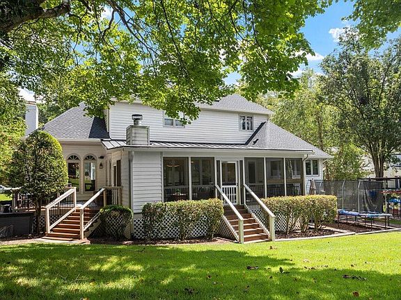 3rd image of 7517 Wingfoot Dr