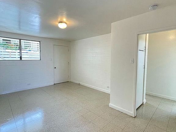 3rd image of 1615 Barron Ln #1