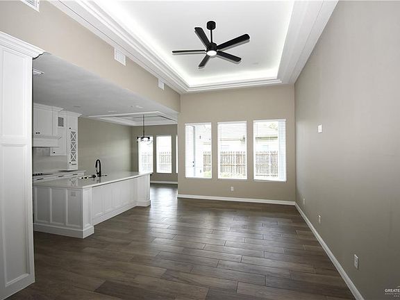 3rd image of 3013 E Bella Vista Ave
