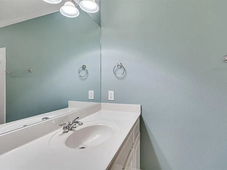 11700 Lemens Spice Cv — Photo 30