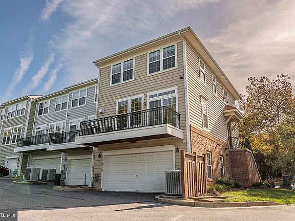 3rd image of 17610 Phelps Hill Ln