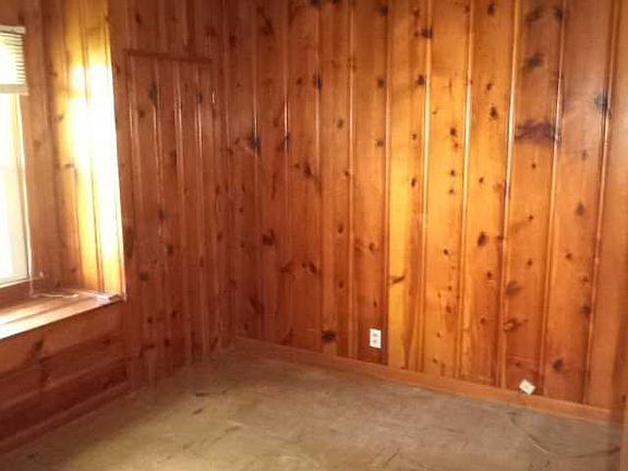 5th image of 4914 Evergreen Dr