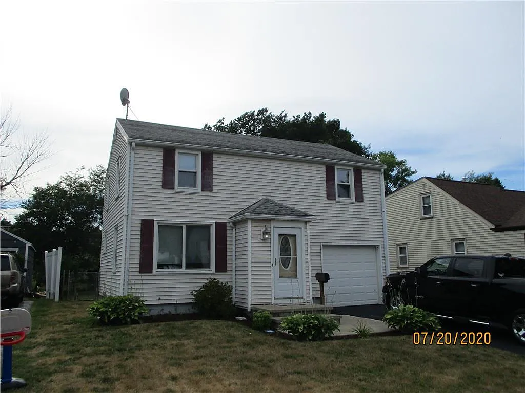 140 Whitman Rd photo 1