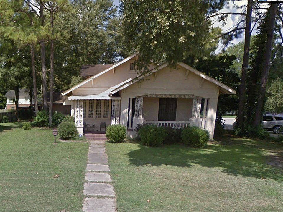 1st image of 412 S Lakeshore Dr