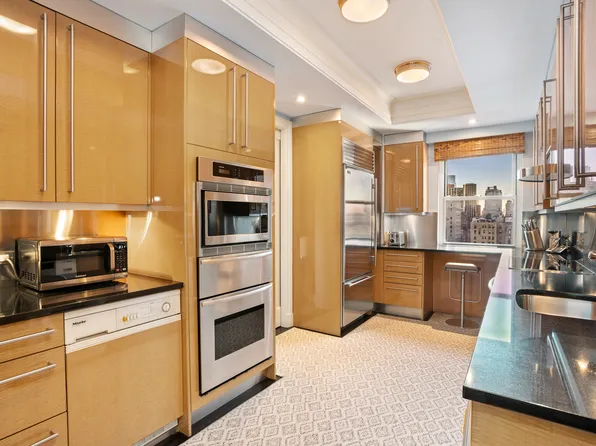 175 East 62nd Street image 3 of 8