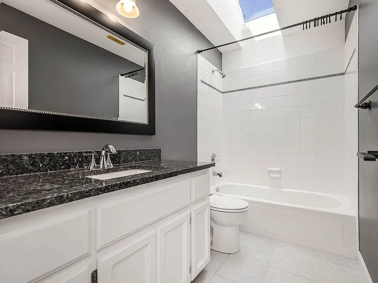 25806 SE 41st St — Photo 22