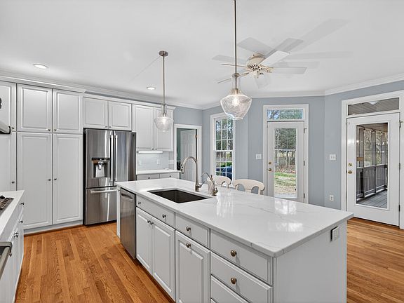 3rd image of 104 Buckeye Ln