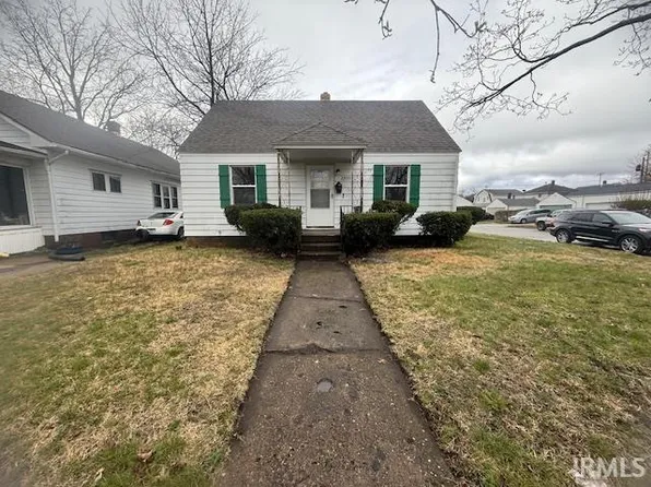 2530 Fredrickson St, South Bend, IN 46628