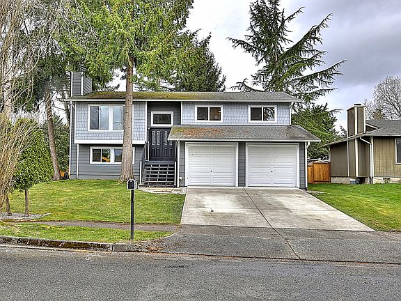 3rd image of 3302 Centennial Way NE