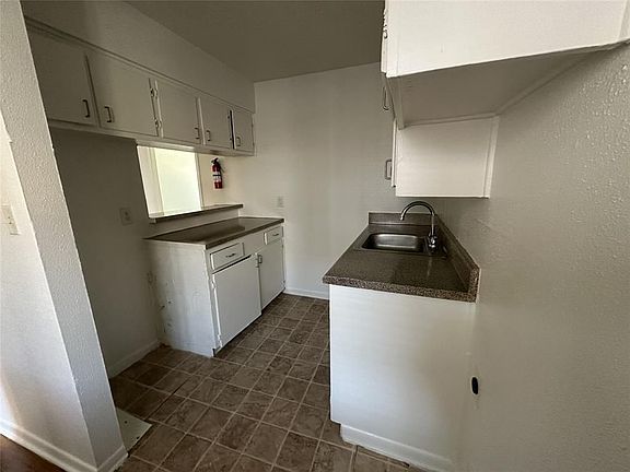 2nd image of 4921 Crawford St APT 15