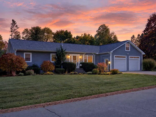 15 Coolidge Avenue, Hampden, ME 04444