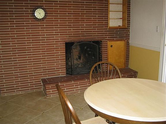4th image of 309 Sandburg Dr