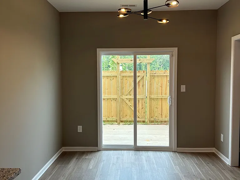 928 Kingscote Dr — Photo 12