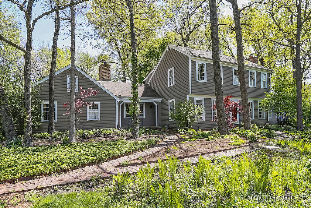 417 Concord Ln photo 1