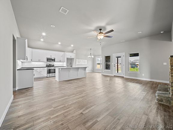 4th image of 10104 S 231st East Ave