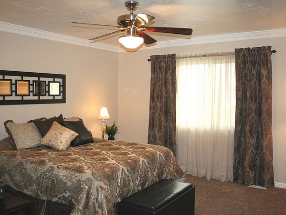 2nd image of 2936 N Wildflower Dr