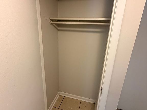 5th image of 810-811 Howard Ave #811-20W