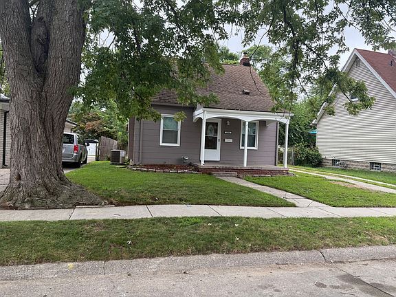 2nd image of 22094 Elmwood Ave
