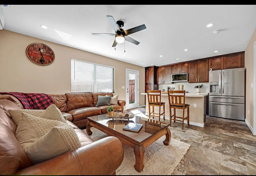 886 Laguna St — Photo 1