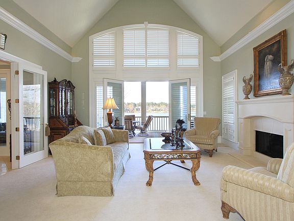 Greatroom w/Fireplace