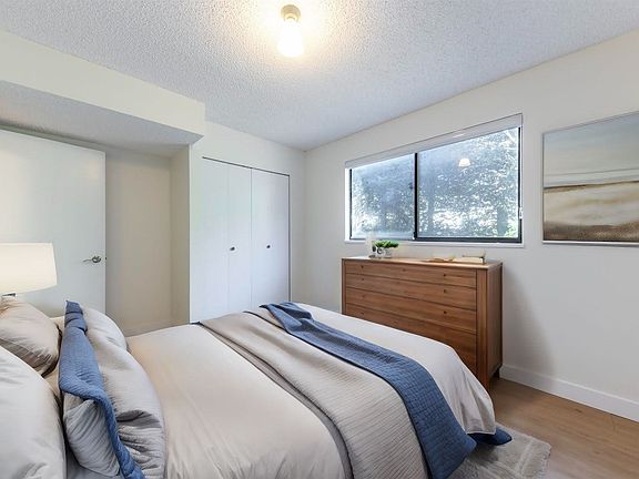 3rd image of 398 Hickey Dr #2