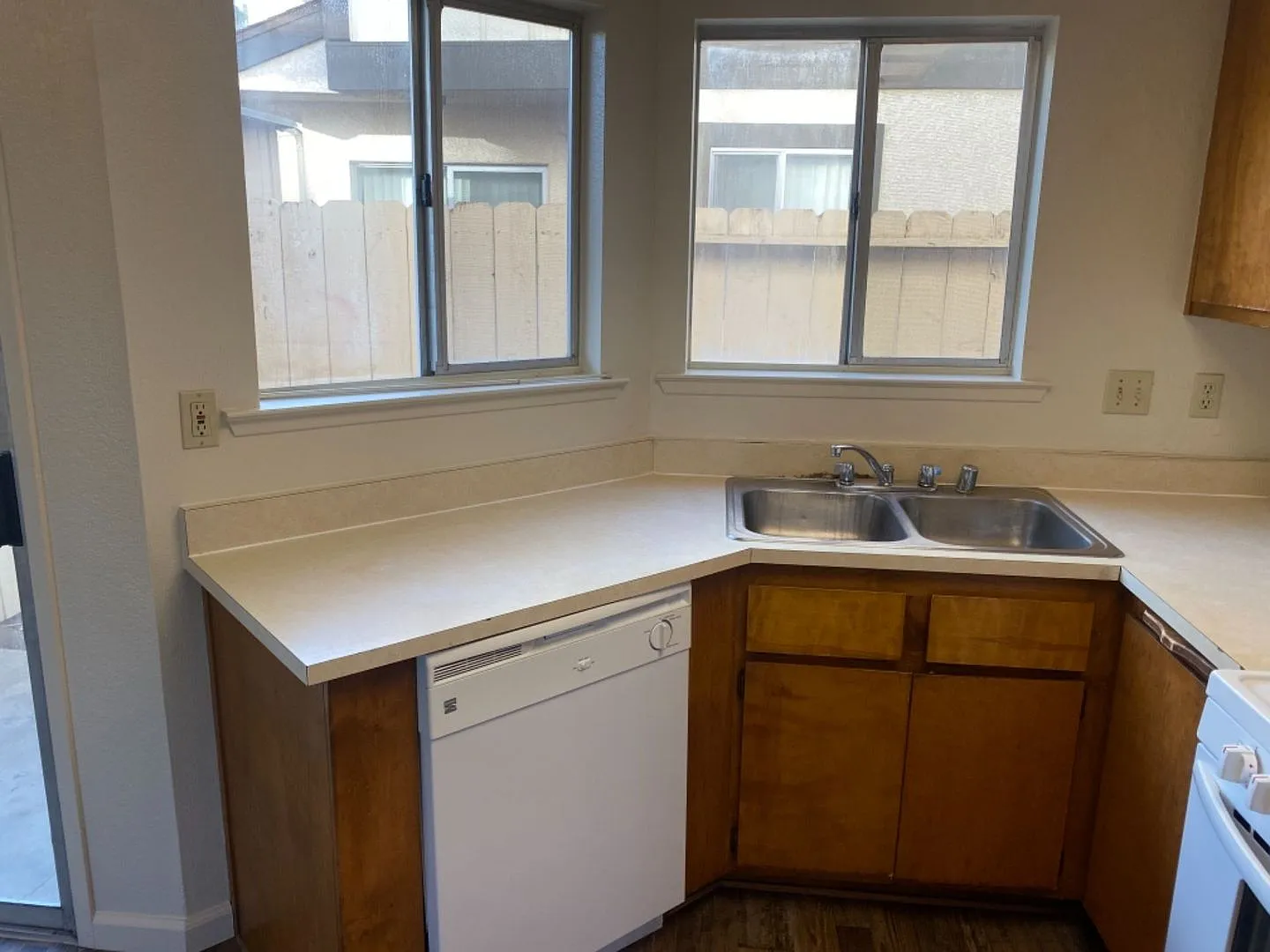 3476 2476 & 2478 Ocean Street — Photo 3