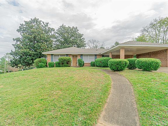 2nd image of 401 Carol Villa Dr