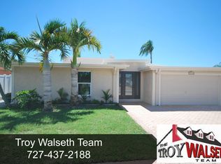 16104 4th St E, Redington Beach, FL 33708