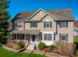 9 Avonlee Ln, Pawling, NY 12564
